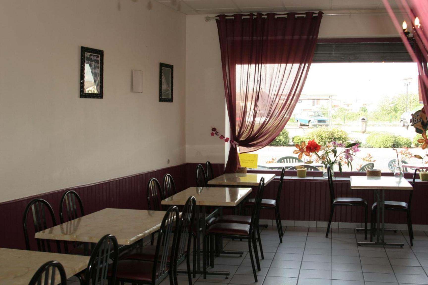 Hotel De L'Avenue Bonson  Ngoại thất bức ảnh