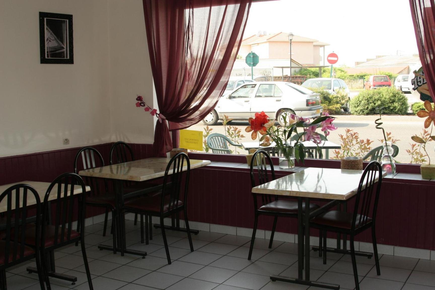 Hotel De L'Avenue Bonson  Ngoại thất bức ảnh